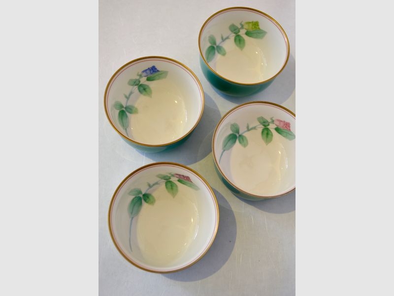 Teeschalen-Set mit Rosendekor
